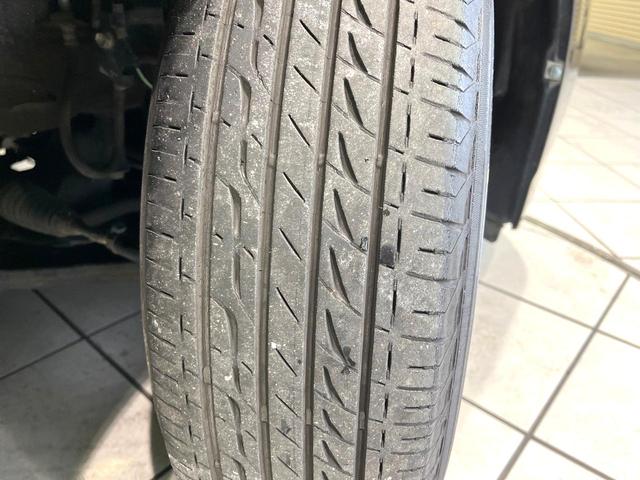 プリウス S 純正ナビ バックカメラ ドラレコ ETC 禁煙車 スマートキー HIDヘッド ETC オートライト オートエアコン ステアリングスイッチ CD DVD再生 フルセグ ドアバイザー(50枚目)