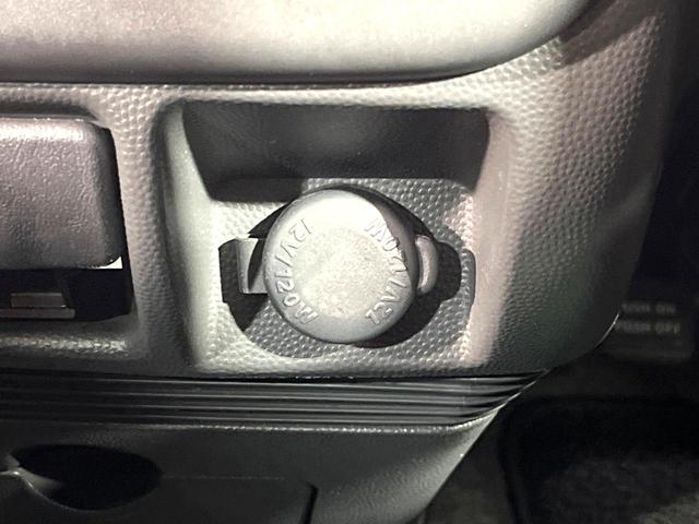 アルトラパン G スマートキー ETC アームレスト 純正オーディオ エアコン ベンチシート 禁煙 純正ステアリング 14インチAW パワーウインドウ イモビライザー プライバシーガラス シルバーインサイドドアハンドル(27枚目)