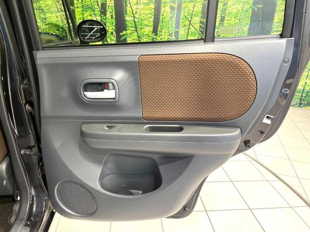 アルトラパン G スマートキー ETC アームレスト 純正オーディオ エアコン ベンチシート 禁煙 純正ステアリング 14インチAW パワーウインドウ イモビライザー プライバシーガラス シルバーインサイドドアハンドル(29枚目)
