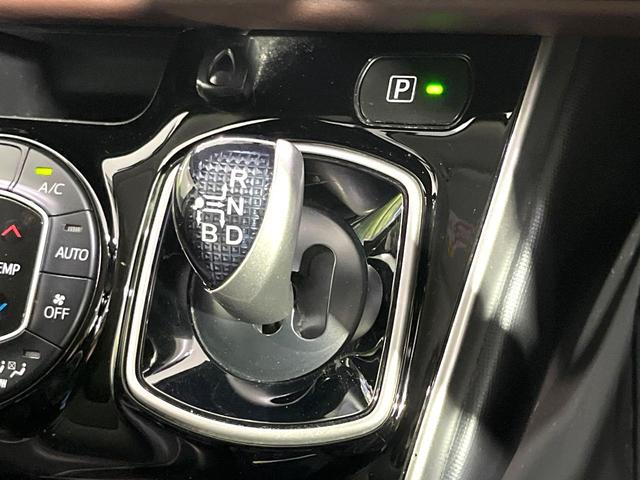 エスクァイア ハイブリッドGi フリップダウンモニター 純正9型ナビ バックカメラ Bluetooth 両側電動スライドドア シートヒーター リアオートエアコン クルーズコントロール フルセグ ビルトインETC ドラレコ(33枚目)