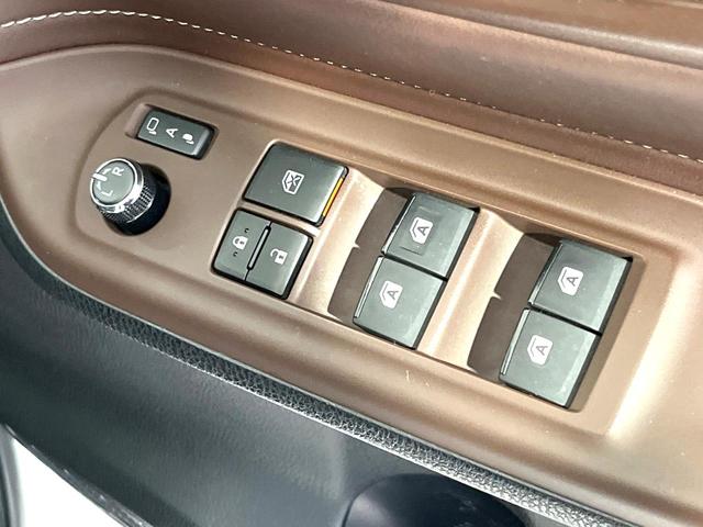 エスクァイア ハイブリッドGi フリップダウンモニター 純正9型ナビ バックカメラ Bluetooth 両側電動スライドドア シートヒーター リアオートエアコン クルーズコントロール フルセグ ビルトインETC ドラレコ(36枚目)