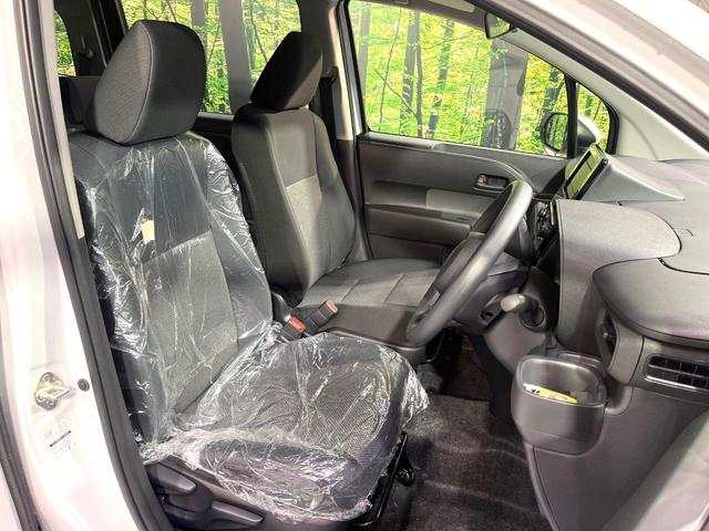 シエンタ ハイブリッドX 登録済未使用車 電動スライドドア 衝突被害軽減システム レーダークルーズ コーナーセンサー スマートキー プッシュスタート LEDヘッド オートハイビーム オートライト オートエアコン(14枚目)