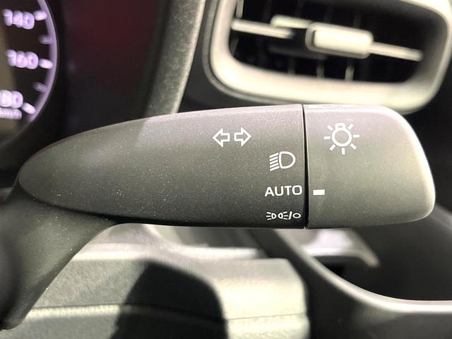 シエンタ ハイブリッドX 登録済未使用車 電動スライドドア 衝突被害軽減システム レーダークルーズ コーナーセンサー スマートキー プッシュスタート LEDヘッド オートハイビーム オートライト オートエアコン(23枚目)