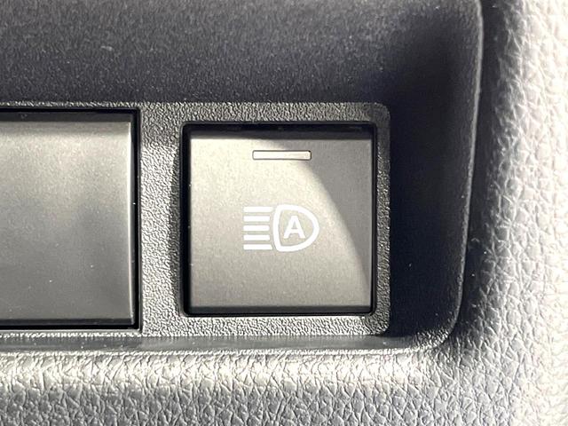 シエンタ ハイブリッドX 登録済未使用車 電動スライドドア 衝突被害軽減システム レーダークルーズ コーナーセンサー スマートキー プッシュスタート LEDヘッド オートハイビーム オートライト オートエアコン(29枚目)