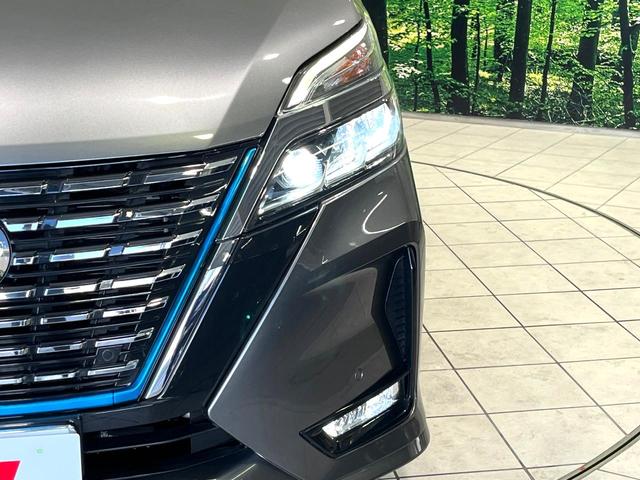 セレナ ｅ－パワー　ハイウェイスターＶ　純正１０型ナビ　フリップダウンモニター　全周囲カメラ　ハンズフリー機能付パワースライドドア　プロパイロット　デジタルインナーミラー　禁煙　ＬＥＤヘッドライト　ドラレコ　リアオートエアコン　ステリモ（13枚目）