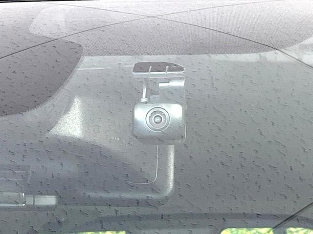 セレナ ｅ－パワー　ハイウェイスターＶ　純正１０型ナビ　フリップダウンモニター　全周囲カメラ　ハンズフリー機能付パワースライドドア　プロパイロット　デジタルインナーミラー　禁煙　ＬＥＤヘッドライト　ドラレコ　リアオートエアコン　ステリモ（26枚目）