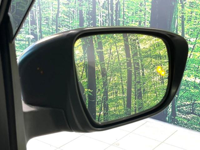 セレナ ｅ－パワー　ハイウェイスターＶ　純正１０型ナビ　フリップダウンモニター　全周囲カメラ　ハンズフリー機能付パワースライドドア　プロパイロット　デジタルインナーミラー　禁煙　ＬＥＤヘッドライト　ドラレコ　リアオートエアコン　ステリモ（62枚目）