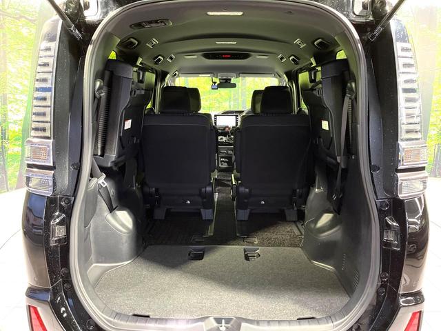 ヴォクシー ＺＳ　煌ＩＩ　純正１０型ナビ　バックカメラ　両側電動スライドドア　セーフティセンス　クルーズコントロール　禁煙　オートハイビーム　ＬＥＤヘッドライト　ドラレコ　ＥＴＣ　ＵＳＢソケット　リアオートエアコン（11枚目）