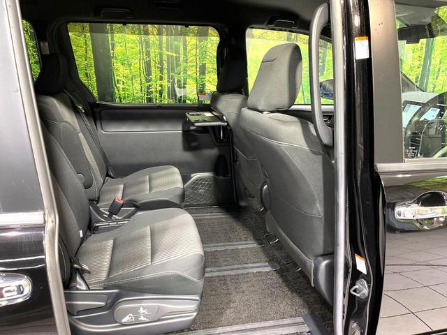 ヴォクシー ＺＳ　煌ＩＩ　純正１０型ナビ　バックカメラ　両側電動スライドドア　セーフティセンス　クルーズコントロール　禁煙　オートハイビーム　ＬＥＤヘッドライト　ドラレコ　ＥＴＣ　ＵＳＢソケット　リアオートエアコン（45枚目）