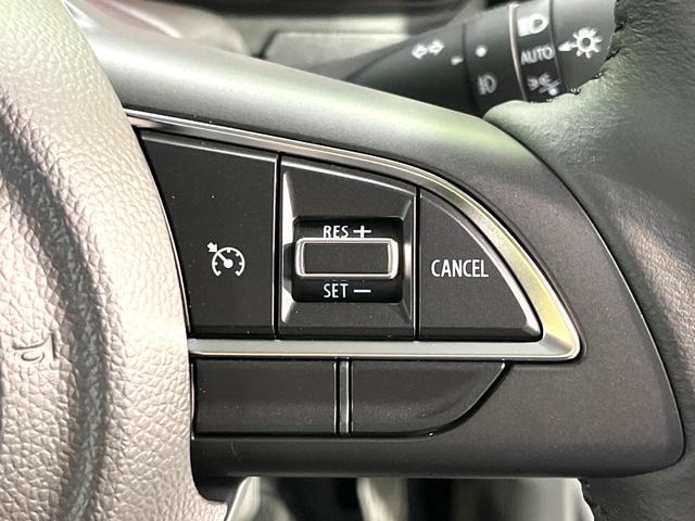 ジムニー ＸＣ　届出済未使用車　セーフティサポート　クルーズコントロール　リアコーナーセンサー　前席シートヒーター　スマートキー　オートエアコン　禁煙　革巻ステアリング　ＬＥＤヘッドライト　トラクションコントロール（4枚目）