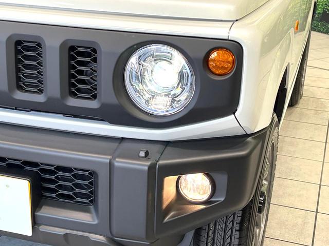 ジムニー ＸＣ　届出済未使用車　スズキセーフティサポート　クルコン　シートヒーター　クリアランスソナー　オートマチックハイビーム　オートエアコン　ＬＥＤヘッドライト　純正１６インチＡＷ　スマートキー　革巻ステアリング（12枚目）