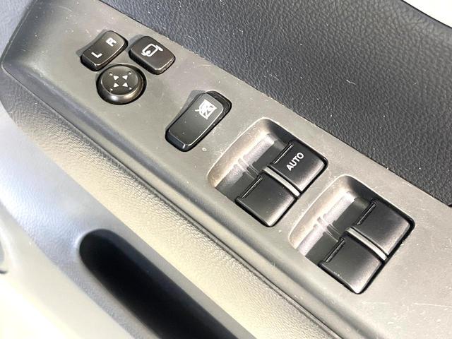 モコ Ｘ　純正ナビ　Ｂｌｕｅｔｏｏｔｈ　バックカメラ　スマートキー　オートエアコン　電動格納ミラー　アームレスト　トラクションコントロール　ドアバイザー　ワンオーナー　記録簿　禁煙車　プライバシーガラス（8枚目）