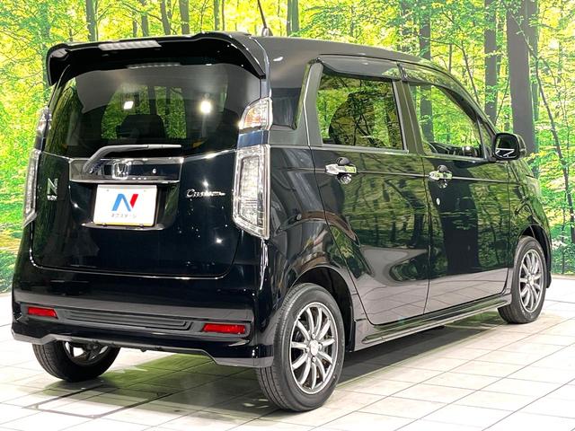 Ｎ－ＷＧＮカスタム Ｇ　メモリーナビ　Ｂｌｕｅｔｏｏｔｈ　フルセグ　ＨＩＤヘッドライト　スマートキー　オートエアコン　オートライト　アイドリングストップ　アームレスト　電動格納ミラー　プライバシーガラス　禁煙車　ドアバイザー（16枚目）