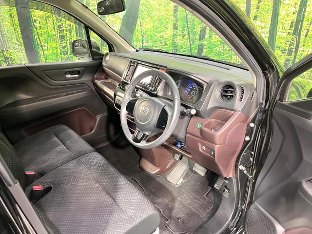 Ｎ－ＷＧＮカスタム Ｇ　メモリーナビ　Ｂｌｕｅｔｏｏｔｈ　フルセグ　ＨＩＤヘッドライト　スマートキー　オートエアコン　オートライト　アイドリングストップ　アームレスト　電動格納ミラー　プライバシーガラス　禁煙車　ドアバイザー（39枚目）