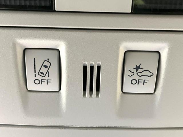 【アイサイトＶｅｒ２】前方の車両等を検知し、衝突しそうな時は警報で注意を促し、ブレーキを踏む力をサポート。ブレーキを踏めなかった場合は衝突被害軽減ブレーキが作動、衝突回避をサポートします。