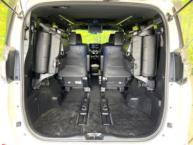 後席を格納すると、これだけの広さが！シーンに合わせたシートアレンジで、大きな荷物も積むことが出来ます♪