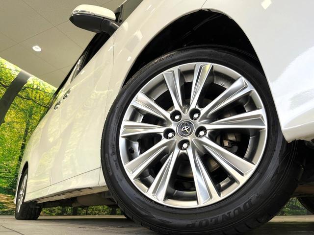 【純正１８インチアルミホイール】外観にマッチした純正アルミホイールを装着しております。各種社外アルミホイールや、スタッドレスタイヤも取扱いしております。是非ご相談ください♪