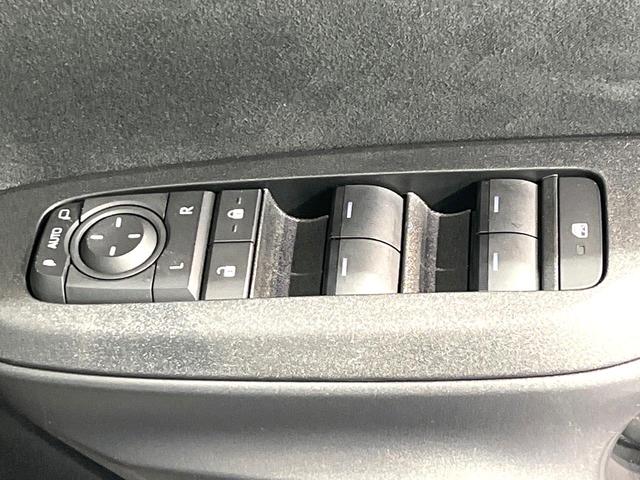 ヤリスクロス G 純正ナビ バックカメラ 衝突被害軽減システム レーダークルーズ 禁煙車 ドラレコ コーナーセンサー スマートキー ETC 純正16インチアルミ オートハイビーム オートライト オートエアコン(34枚目)