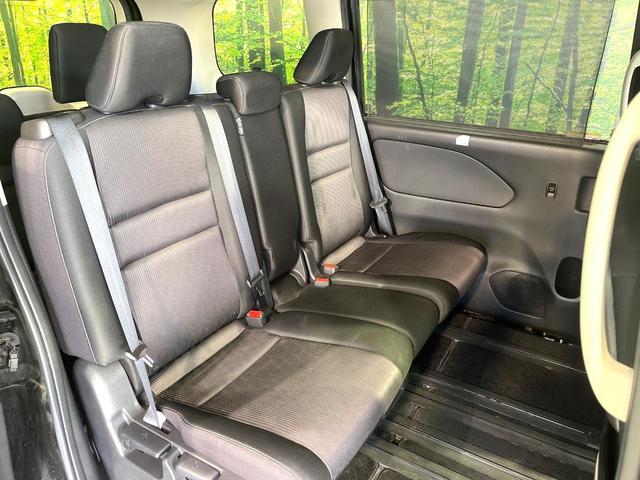 セレナ ハイウェイスター　ＶセレクションＩＩ　純正９型ナビ　フリップダウンモニター　全周囲カメラ　ハンズフリー機能付パワースライドドア　プロパイロット　禁煙　ＬＥＤヘッドライト　デジタルインナーミラー　リアオートエアコン　Ｂｌｕｅｔｏｏｔｈ（9枚目）