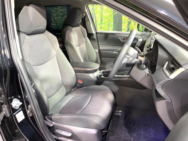ＲＡＶ４ Ｘ　純正９型ナビ　バックカメラ　レーダークルーズコントロール　ブラインドスポットモニター　ＥＴＣ　禁煙　ステアリングスイッチ　ＬＥＤヘッドライト　１８インチＡＷ　ＨＤＭＩ　オートブレーキホールド（8枚目）