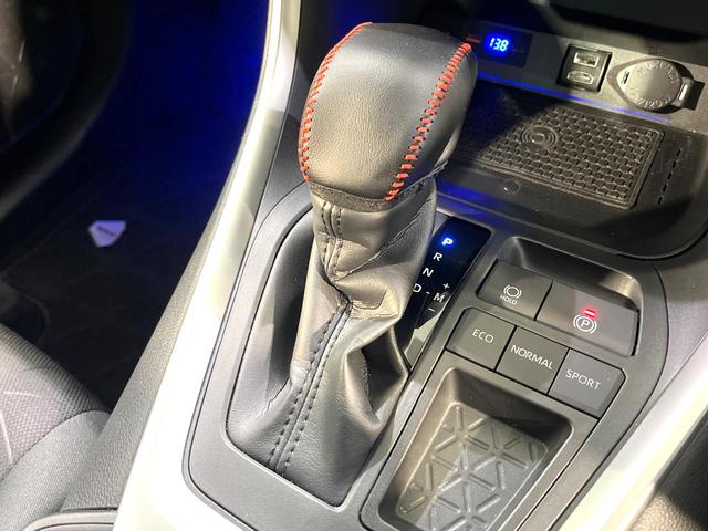 ＲＡＶ４ Ｘ　純正９型ナビ　バックカメラ　レーダークルーズコントロール　ブラインドスポットモニター　ＥＴＣ　禁煙　ステアリングスイッチ　ＬＥＤヘッドライト　１８インチＡＷ　ＨＤＭＩ　オートブレーキホールド（21枚目）