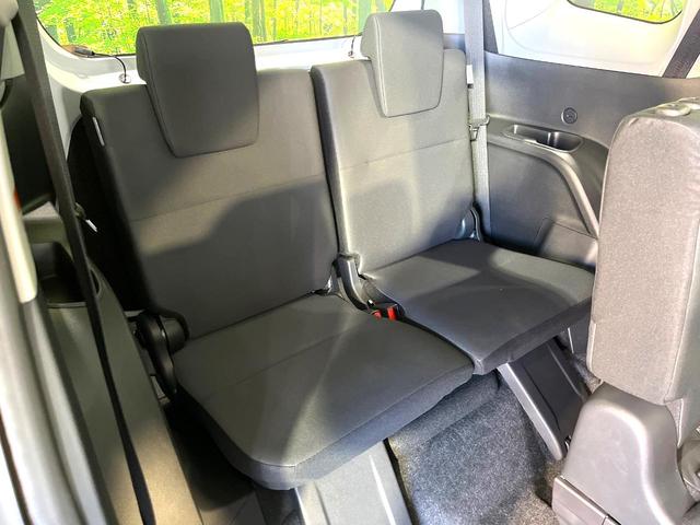 シエンタ ハイブリッドX 登録済未使用車 セーフティセンス レーダークルーズコントロール 電動スライドドア オートエアコン ステアリングスイッチ 禁煙 LEDヘッドライト USBソケット オートハイビーム 電動格納ミラー(10枚目)