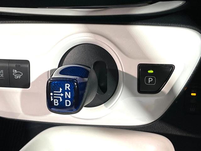 プリウス Aツーリングセレクション 純正ナビ バックカメラ レーダークルーズコントロール ブラインドスポットモニター 前席シートヒーター 禁煙 LEDヘッドライト 合皮黒レザー 純正17インチAW スマートキー 駐車支援システム(21枚目)