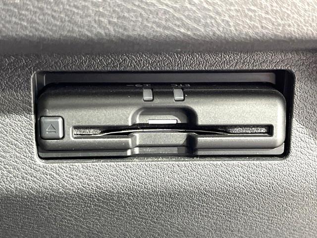 キックス Ｘ　純正９インチナビ　全周囲　デジタルインナー　プロパイロット　衝突被害軽減　Ｂｌｕｅｔｏｏｔｈ　禁煙車　ハーフレザー　ドラレコ　コーナーセンサー　ＬＥＤヘッド　ＥＴＣ　純正１７アルミ　オートライト（8枚目）