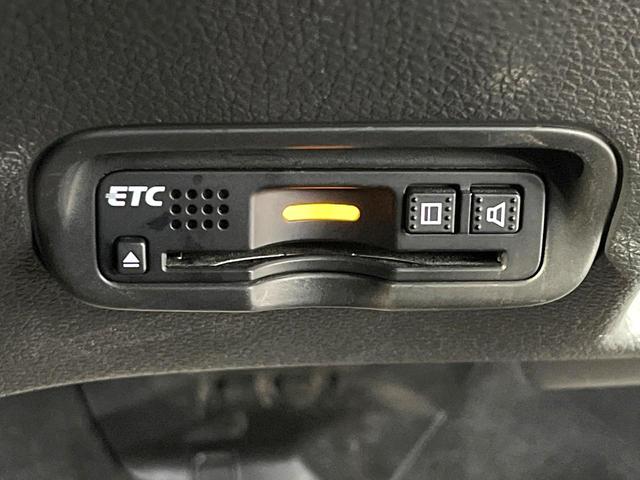 ヴェゼル ハイブリッドＺ・ホンダセンシング　ＳＤナビ　バックカメラ　ホンダセンシング　アダプティブクルーズ　Ｂｌｕｅｔｏｏｔｈ　シートヒーター　ＥＴＣ　ドラレコ　電子パーキング　オートデュアルエアコン　スマートキー　チップアップシート（23枚目）