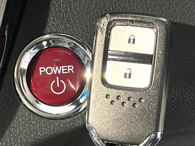 ヴェゼル ハイブリッドＺ・ホンダセンシング　ＳＤナビ　バックカメラ　ホンダセンシング　アダプティブクルーズ　Ｂｌｕｅｔｏｏｔｈ　シートヒーター　ＥＴＣ　ドラレコ　電子パーキング　オートデュアルエアコン　スマートキー　チップアップシート（26枚目）
