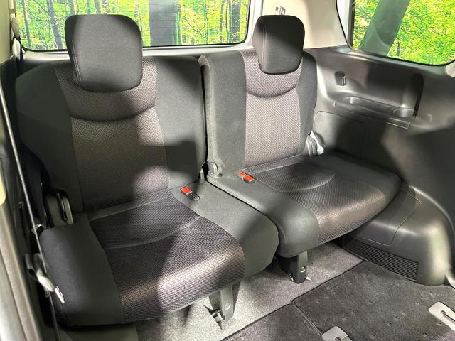 セレナ ハイウェイスター　Ｓ－ハイブリッド　純正ナビ　フリップダウンモニター　バックカメラ　両側電動スライドドア　リアオートエアコン　禁煙　Ｂｌｕｅｔｏｏｔｈ　ＨＩＤヘッドライト　アイドリングストップ　クルーズコントロール　オートライト（10枚目）