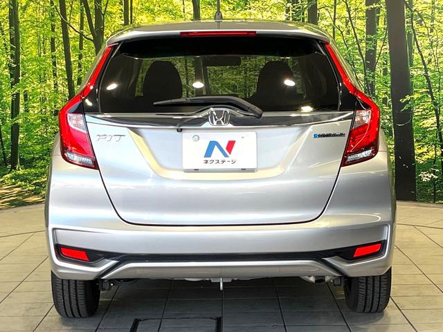 フィットハイブリッド Ｆ　純正ナビ　バックカメラ　スマートキー　ＥＴＣ　ドラレコ　禁煙　ステアリングスイッチ　ＬＥＤヘッドライト　Ｂｌｕｅｔｏｏｔｈ　ＵＳＢソケット　オートエアコン　電動格納ミラー　フォグライト（15枚目）