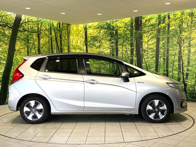 フィットハイブリッド Ｆ　純正ナビ　バックカメラ　スマートキー　ＥＴＣ　ドラレコ　禁煙　ステアリングスイッチ　ＬＥＤヘッドライト　Ｂｌｕｅｔｏｏｔｈ　ＵＳＢソケット　オートエアコン　電動格納ミラー　フォグライト（50枚目）