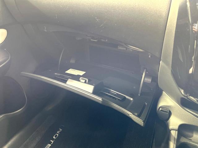 ノート ｅ－パワー　Ｘ　純正ナビ　全周囲カメラ　エマージェンシーブレーキ　ＥＴＣ　前後ドラレコ　Ｂｌｕｅｔｏｏｔｈ　デジタルインナーミラー　スマートキー　ＬＥＤヘッドライト　　オートエアコン　オートライト　電動格納ミラー（32枚目）