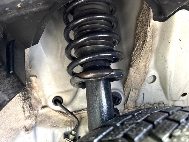 ルーミー カスタムＧ　純正エアロ　両側電動スライドドア　衝突軽減　前席シートヒーター　クルーズコントロール　禁煙　革巻ステアリング　ＬＥＤヘッドライト　コーナーセンサー　ドラレコ　ロールサンシェード　ＥＴＣ　スマートキー（20枚目）