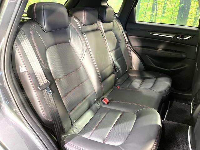ＣＸ－５ ２５Ｓ　スポーツアピアランス　純正１０．２５型ナビ　全周囲カメラ　レーダークルーズコントロール　メモリー機能付パワーシート　前席シートヒーター　禁煙　黒革シート　革巻ステアリング　ＬＥＤヘッドライト　１９インチ専用ＡＷ（9枚目）