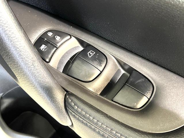 エクストレイル ２０Ｘ　エマージェンシーブレーキパッケージ　純正ナビ　全周囲カメラ　クルーズコントロール　シートヒーター　ＥＴＣ　禁煙　カプロンシート　革巻ステアリング　ＬＥＤヘッドライト　ドラレコ　スマートキー　デュアルオートエアコン　リアスポイラー（36枚目）