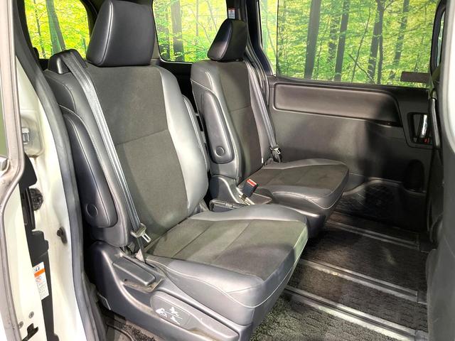 ノア Ｓｉ　ダブルバイビーＩＩ　純正ナビ　バックカメラ　両側電動スライドドア　クルーズコントロール　リアオートエアコン　禁煙　ハーフレザーシート　革巻ステアリング　ＬＥＤヘッドライト　Ｂｌｕｅｔｏｏｔｈ　アイドリングストップ（9枚目）