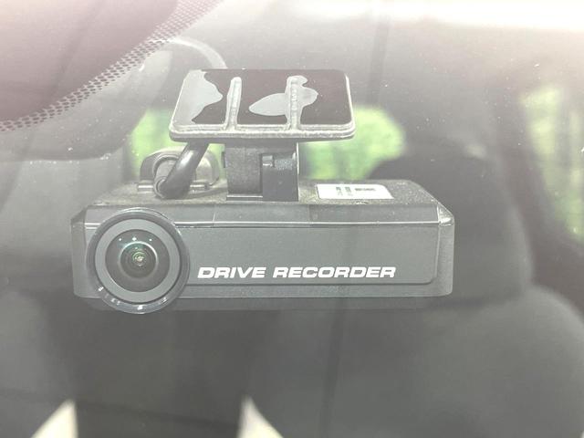 ノート ｅ－パワー　Ｘ　純正ナビ　全周囲カメラ　エマージェンシーブレーキ　デジタルインナーミラー　ドラレコ　禁煙　ステアリングスイッチ　１５インチＡＷ　インテリジェントキー　オートエアコン　ＥＴＣ　　電動格納ミラー（7枚目）