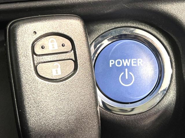 アクア Ｇソフトレザーセレクション　ＳＤナビ　バックカメラ　セーフティセンス　オートハイビーム　クルーズコントロール　スマートキー　禁煙　ハーフレザー　純正１５インチＡＷ　ドラレコ　ＥＴＣ　ステアリングスイッチ　オートライト（7枚目）