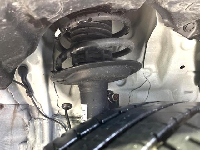 アクア Ｇソフトレザーセレクション　ＳＤナビ　バックカメラ　セーフティセンス　オートハイビーム　クルーズコントロール　スマートキー　禁煙　ハーフレザー　純正１５インチＡＷ　ドラレコ　ＥＴＣ　ステアリングスイッチ　オートライト（20枚目）