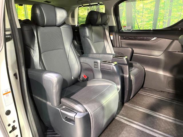 アルファード ２．５Ｓ　Ｃパッケージ　ＢＩＧ－Ｘ１０型ナビ　バックカメラ　シートベンチレーション　パワーバックドア　メモリー機能付パワーシート　両側電動スライドドア　禁煙　パワーバックドア　リアオートエアコン　ステアリングヒーター（10枚目）