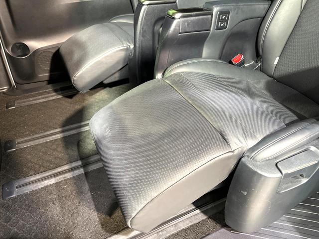 アルファード ２．５Ｓ　Ｃパッケージ　ＢＩＧ－Ｘ１０型ナビ　バックカメラ　シートベンチレーション　パワーバックドア　メモリー機能付パワーシート　両側電動スライドドア　禁煙　パワーバックドア　リアオートエアコン　ステアリングヒーター（56枚目）