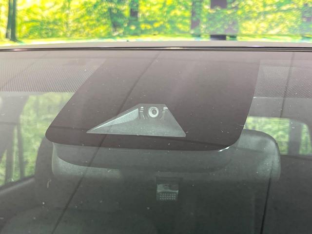 プリウスアルファ Ｓツーリングセレクション　純正９型ナビ　バックカメラ　セーフティセンス　レーダークルーズコントロール　ＥＴＣ　禁煙　革巻ステアリング　ＬＥＤヘッドライト　スマートキー　ステアリングスイッチ　ドラレコ　オートライト（5枚目）