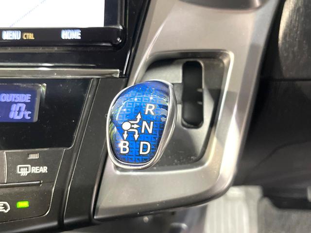 プリウスアルファ Ｓツーリングセレクション　純正９型ナビ　バックカメラ　セーフティセンス　レーダークルーズコントロール　ＥＴＣ　禁煙　革巻ステアリング　ＬＥＤヘッドライト　スマートキー　ステアリングスイッチ　ドラレコ　オートライト（21枚目）