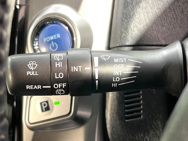 プリウスアルファ Ｓツーリングセレクション　純正９型ナビ　バックカメラ　セーフティセンス　レーダークルーズコントロール　ＥＴＣ　禁煙　革巻ステアリング　ＬＥＤヘッドライト　スマートキー　ステアリングスイッチ　ドラレコ　オートライト（34枚目）