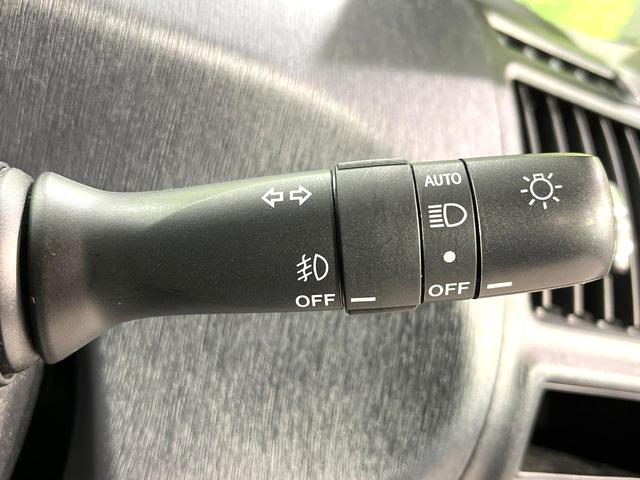 プリウスアルファ Ｓツーリングセレクション　純正９型ナビ　バックカメラ　セーフティセンス　レーダークルーズコントロール　ＥＴＣ　禁煙　革巻ステアリング　ＬＥＤヘッドライト　スマートキー　ステアリングスイッチ　ドラレコ　オートライト（35枚目）