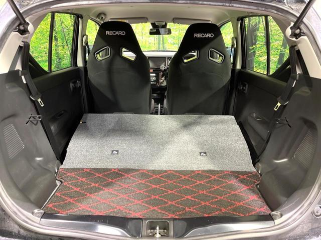 アルトワークス ベースグレード　ターボ　衝突被害軽減　コーナーセンサー　スマートキー　オートエアコン　ステアリングスイッチ　パドルシフト　禁煙　ＲＥＣＡＲＯシート　ＨＩＤヘッドライト　純正１５インチＡＷ　電動格納ミラー（10枚目）