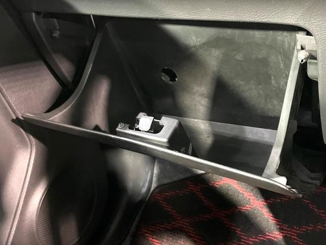 アルトワークス ベースグレード　ターボ　衝突被害軽減　コーナーセンサー　スマートキー　オートエアコン　ステアリングスイッチ　パドルシフト　禁煙　ＲＥＣＡＲＯシート　ＨＩＤヘッドライト　純正１５インチＡＷ　電動格納ミラー（28枚目）