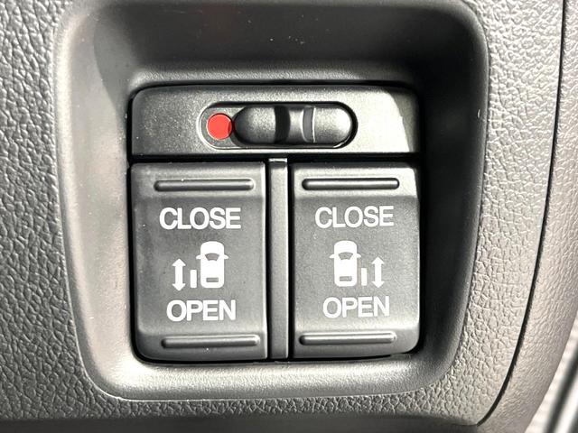 Ｎ－ＢＯＸカスタム Ｇ　ＳＳパッケージ　両側電動ドア　Ｂｌｕｅｔｏｏｔｈ　純正ＳＤナビ　バックカメラ　衝突被害軽減システム　禁煙車　スマートキー　ＨＩＤヘッド　ＥＴＣ　純正１４アルミ　オートライト　オートエアコン　ＣＤ（5枚目）